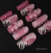 Długie tipsy kwadraty 