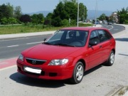 Mazda 323f 2002r.