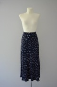 Reserved długa satynowa granatowa spódnica slip satin navy dot skirt 36 S