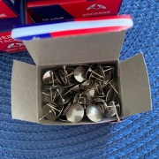 Pinezki srebrne  8 mm op. 50 szt. w cenie 1,50 PLN