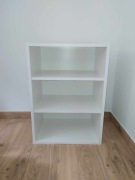 Biały regał na wymiar