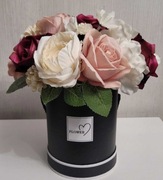 Flower box czarny sztuczne kwiatki kwiaty kompozycja kwiatowa