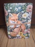 Szkicownik, notes ze wzorem lisa i metalową zawieszką