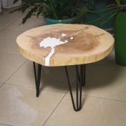 Stolik kawowy jesion biały z żywicą epoksydową 