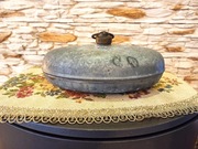 Stary metalowy termofor Szkandela ogrzewacz