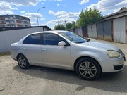 Volkswagen Jetta V  1.6 benzyna 