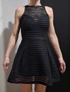 GUESS Elegancka Sukienka Koronkowa Czarna XS 32