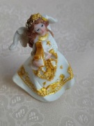 Figurka - aniołek grający na lirze - wysokość 8,7 cm