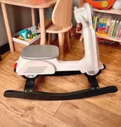 Drewniany bujak na biegunach Stylizowany na Vespę