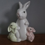 Figurka wielkanocna 3 króliki biała ceramika 