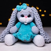 Króliczek dziewczynka w sukience na szydełku prezent pluszak maskotka