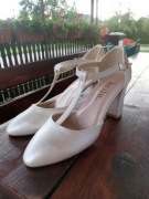 Buty ślubne brilu. 