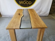 Stół z żywicą epoksydową