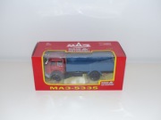 MAZ-5335 czerwono-niebieski Nash Avtoprom 1:43 nowy, jak Kultowe Ciężarówki