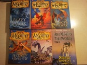 Jeźdźcy smoków - cykl książek Anne McCaffrey