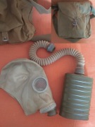 retro PRL maska gazowa,oryg., kompletna,wojskowa