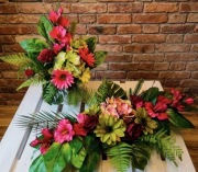 Wiązanka stroik  ze sztucznych kwiatów na cmentarz  grób komplet