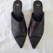 Klapki ZARA na obcasie, czarne rozmiiar 36