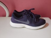 Nike Revolution – super lekkie buty sportowe r. 40