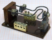 Rezystor opornik regulowany niskoomowy bocznik [050]