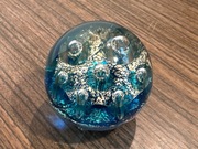 Śliczna szklana kula ozdoba przycisk do papieru 