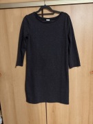 Sukienka Czarnia prosta w delikatne białe wzorki