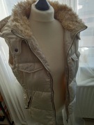 KAMIZELKA BEZRĘKAWNIK ZARA kremowa BEŻOWA pikowana Z KAPTUREM r. XL