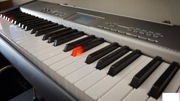 Keyboard casio z podświetlaną klawiaturą systemem do nauki gry statyw