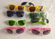 Okulary przeciwsłoneczne dla dzieci różne kolory