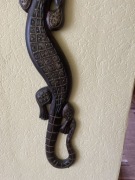 Płaskorzeźba Jaszczurka drewniana 