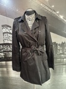 Czarny klasyczny płaszcz trencz Bershka L