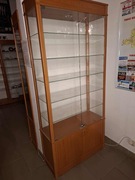 Witryny, gabloty po likwidacji sklepu