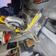 Piła ukośnica DeWALT DWS780-QS 305mm, stół metabo ksu 401