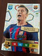 Karta piłkarska Robert Lewandowski Giant adrenalyn panini FIFA 365 2023