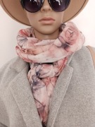 Przepiękna apaszka w kwiaty