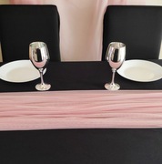 Bieżnik brudny róż obrus na stół wynajem różowy obrus