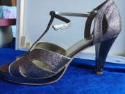 Buty na obcasie brokatowe