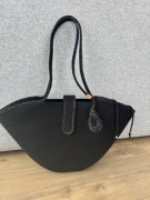 Torebka damska typu koszyk