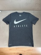 Koszulka męska t-shirt, Athletic Cut, Nike Tee r. M-super stan.