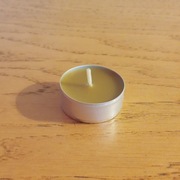 Świeczka tealight z wosku pszczelego