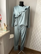 R L Dres messaya falbanką na bluzie