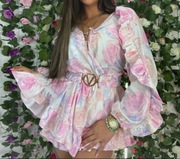 Sukienka Vasari rozkloszowana z falbankami i paskiem w kwiaty długi rękaw 