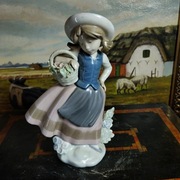 Lladro Hiszpania dziewczyna z koszem kwiatów