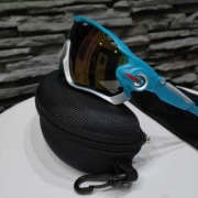 Nowe okulary z etui do biegania lub na rower 