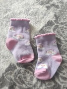 Niemowlęce fioletowe skarpetki w tęcze 