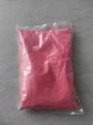 Różowy proszek holi baby shower gender reveal