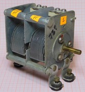 Kondensator powietrzny zmienny 500pF + 500pF ośka 6mm [R2W3]1