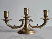 Trójramienny kandelabr – włoska precyzja i klasyczna elegancja