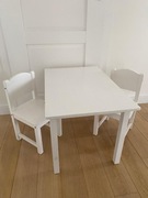 Drewniany stolik dziecięcy i dwa krzesła IKEA Sundvik
