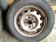 Mam do sprzedania prawie nowe opony zimowe wraz z 